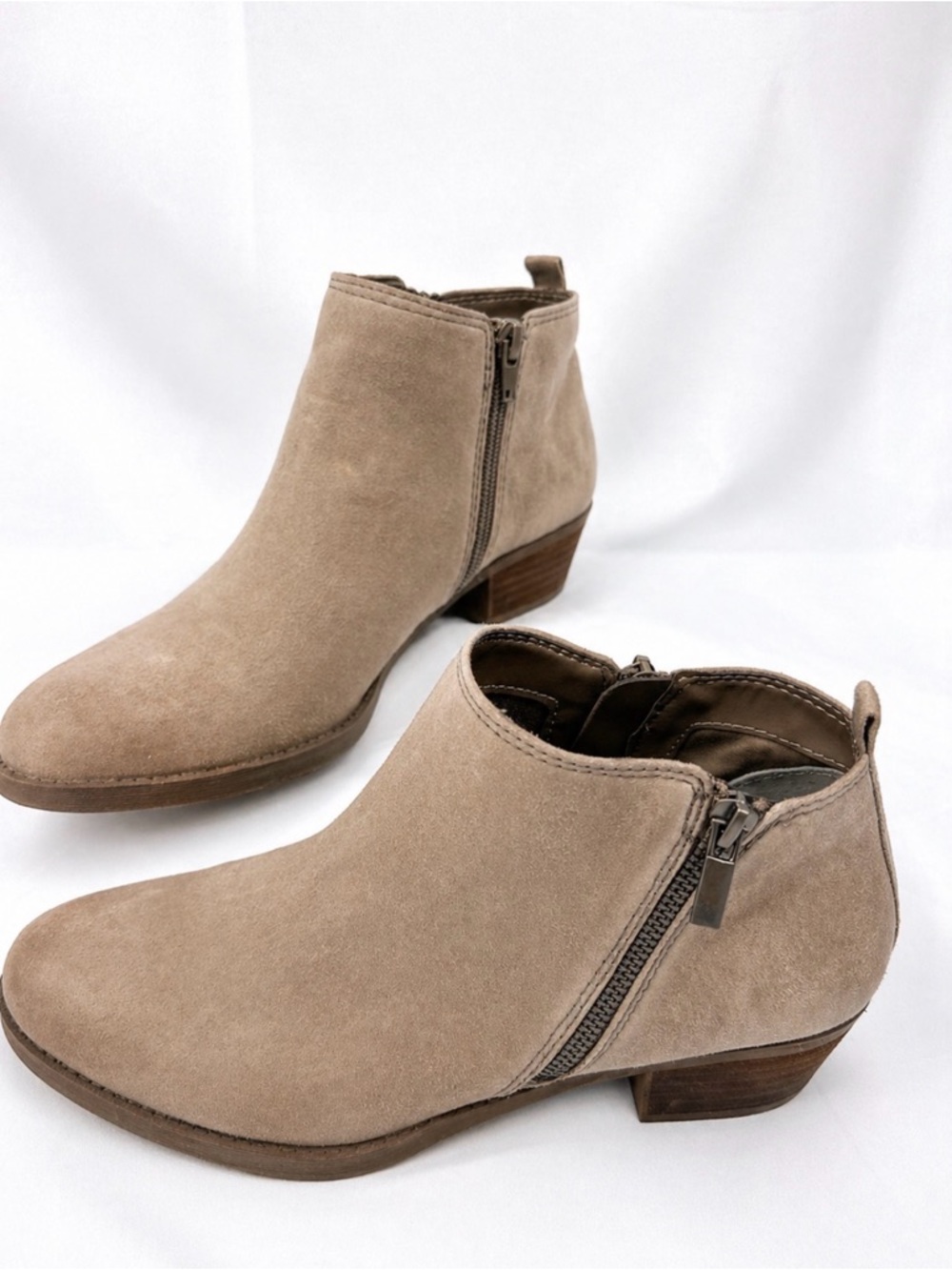 Carlos Santana Brianne  Taupe Suede Ankle Booties Side Zip Low Heel Size 10m